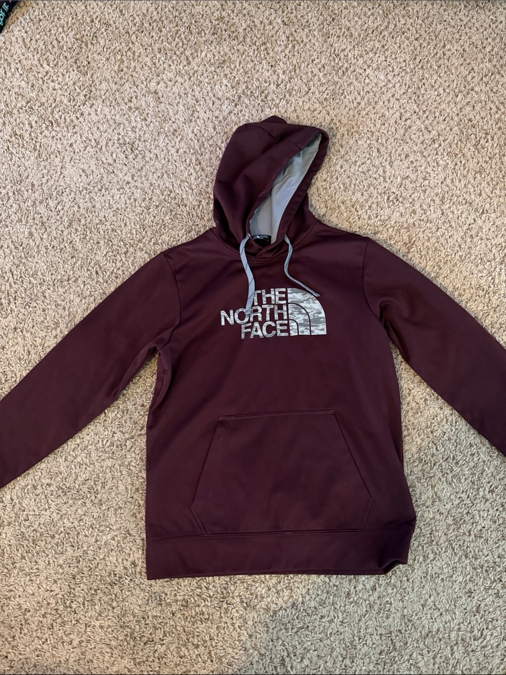 The North Face Men's Burgundy Logo Hoodie size medium